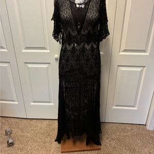 Elegant Black Lace Maxi Dress